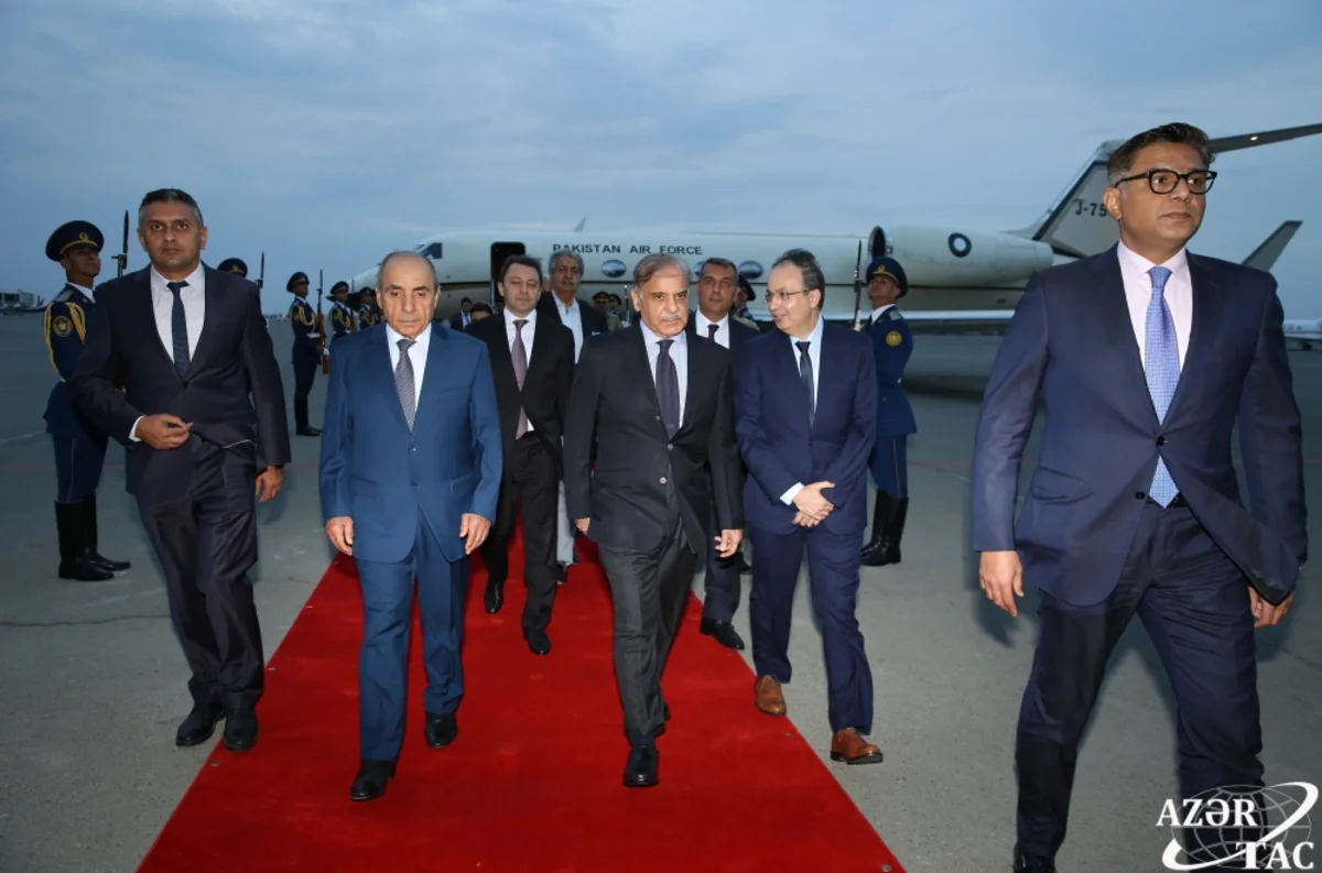 Pakistanın Baş naziri Azərbaycana rəsmi səfərə gəlib