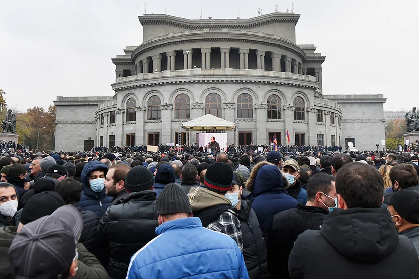 Оппозиция отправила делегацию к президенту Армении