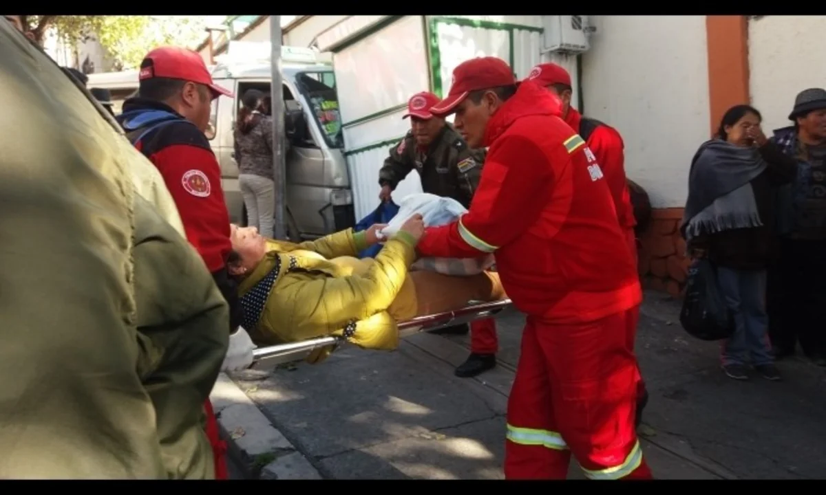 Boliviyada mikroavtobus 7 rəqqası vuraraq öldürüb
