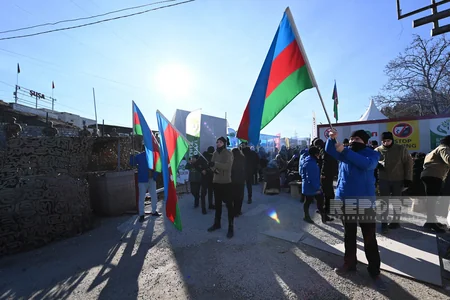 Protest continues on Khankandi-Lachin road, 'Karabakh Shikastasi' played - VIDEO