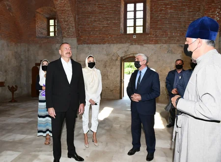Prezident İlham Əliyev Qəbələnin Nic qəsəbəsindəki Müqəddəs Məryəm Ana Alban kilsəsində olub - YENİLƏNİB
