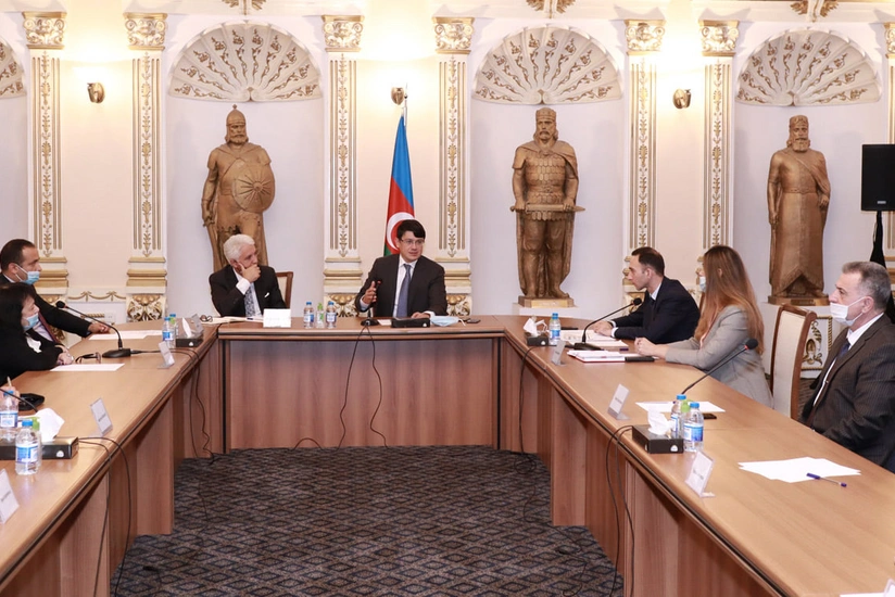 Dövlət Komitəsinin sədri azərbaycanlı ziyalılarla görüşüb