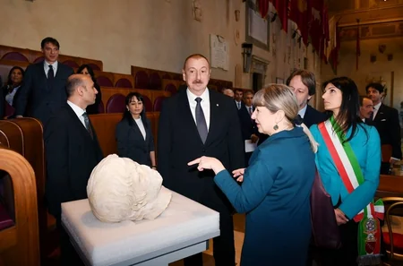 İlham Əliyev Romanın meri ilə görüşdü
