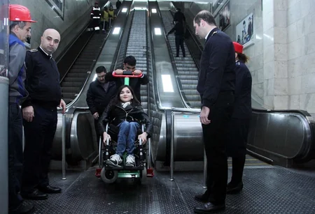 Bakı Metropoliteni vaqonlarda əlil arabası üçün yerlərin quraşdırılmasına başlayıb
