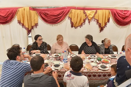 Dövlət Komitəsinin əməkdaşları Cocuq Mərcanlıda sakinlərlə görüşüblər