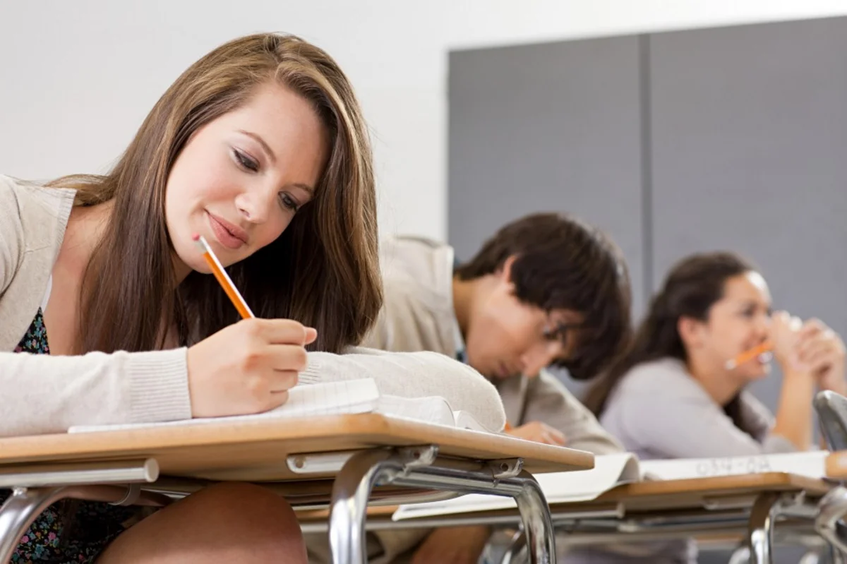 Dövlət qulluğu vəzifələri üzrə test imtahanından keçmək barədə sertifikatın formasında dəyişikliklər edilib