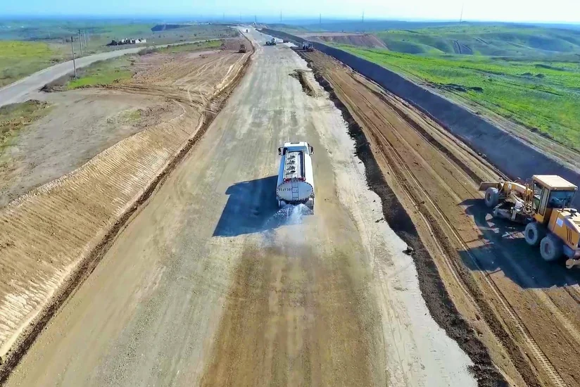 Laçına çəkilən yeni yol nəqliyyat axınlarının diversifikasiyasına imkan verəcək