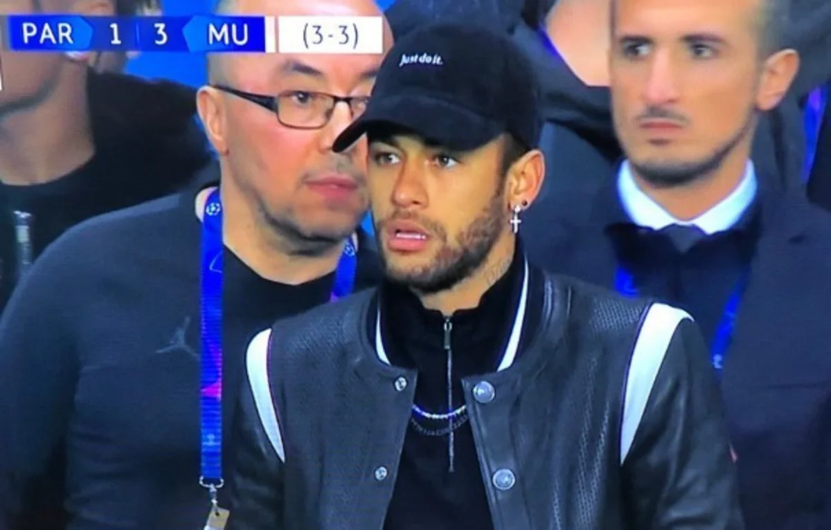 Neymar məğlubiyyətdən sonra hakimlər otağına girmək istəyib