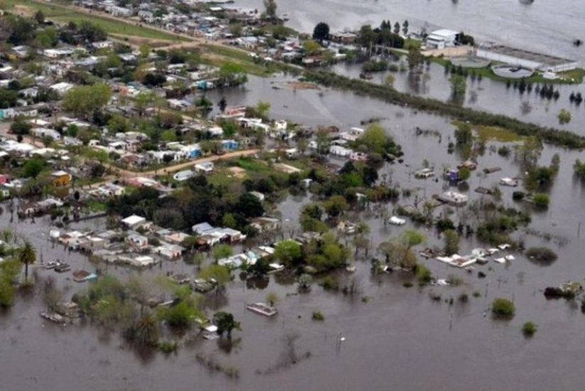 Uruqvayda 10 mindən çox adam daşqınlar səbəbiylə evlərini tərk edib
