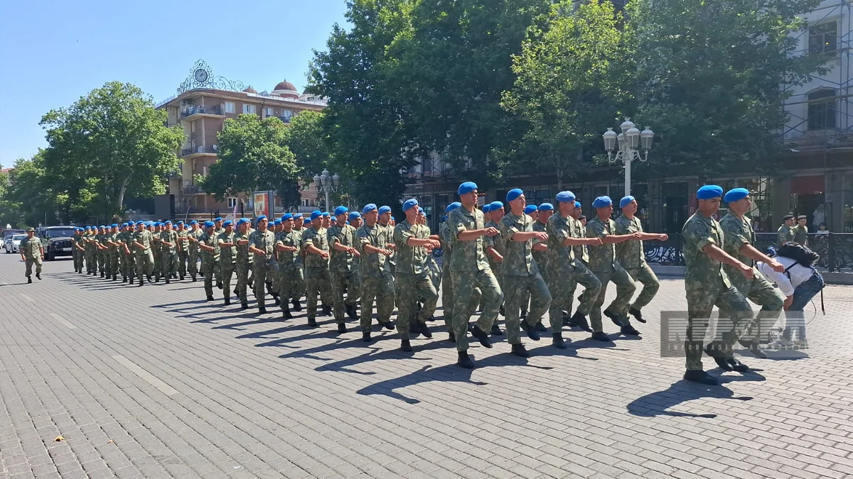 Gəncədə hərbi yürüş keçirilib - YENİLƏNİB - VİDEO