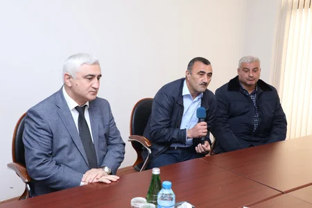 Azəriqazın rəhbəri Horadizdə 5 rayonun vətəndaşları ilə görüşüb