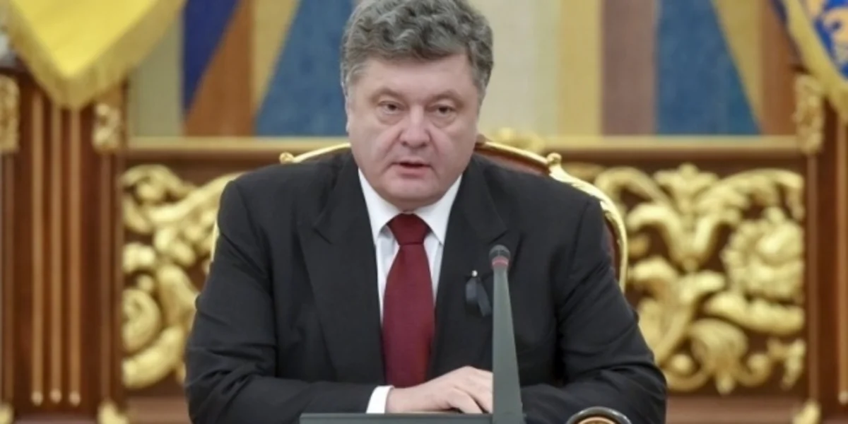 Poroşenko Donbasın xüsusi statusu haqda qanunu imzaladı