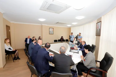 Əbülfəs Qarayev Qusarda vətəndaşları qəbul edib