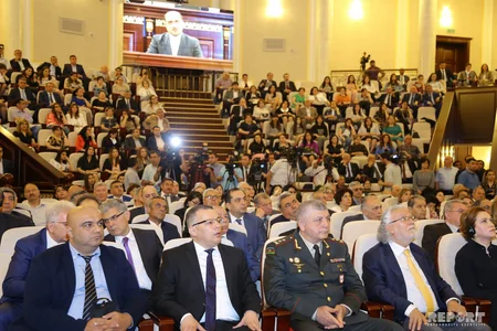Afad Qurbanovun anadan olmasının 90 illik yubileyinə həsr olunmuş elmi konfrans keçirilib