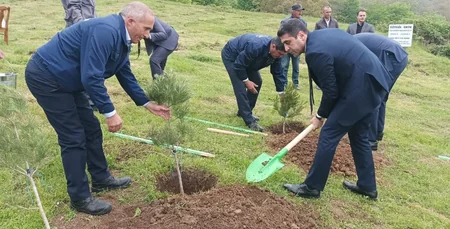 Göygöldə ağacəkmə aksiyası və balıq buraxılışı həyata keçirilib