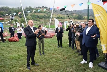 Azərbaycan Prezidenti Həkəri çayının sahilində keçirilən “Laçın Şəhəri Günü” bayram tədbirində çıxış edib
