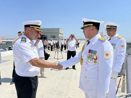 Qazaxıstanın hərbi gəmiləri Bakıya gəlib