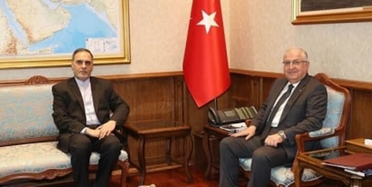 Türkiyənin milli müdafiə naziri İranın yeni səfirilə görüşüb