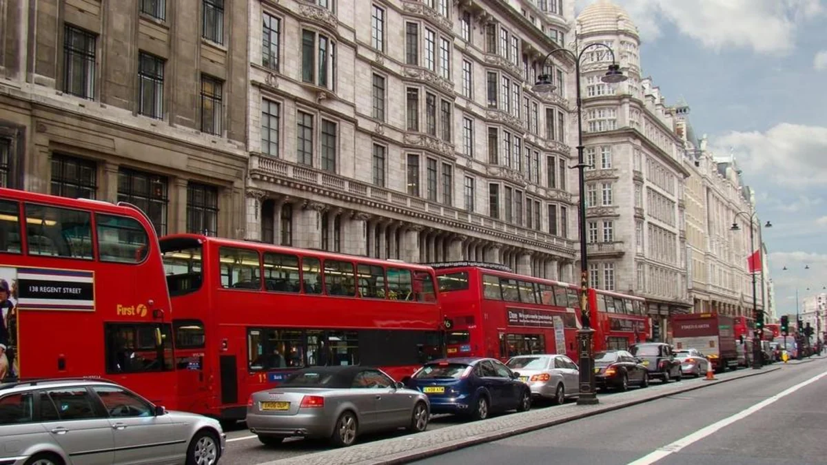 Britaniya sakini 158 cəhddən sonra sürücülük vəsiqəsi alıb