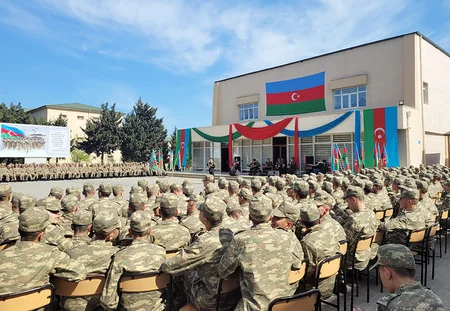 Hərbi liseyin 53 illik yubileyinə həsr olunmuş təntənəli mərasimi keçirilib