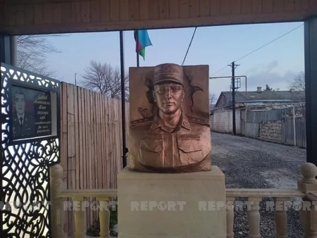 Установлен горельеф шехида Отечественной войны