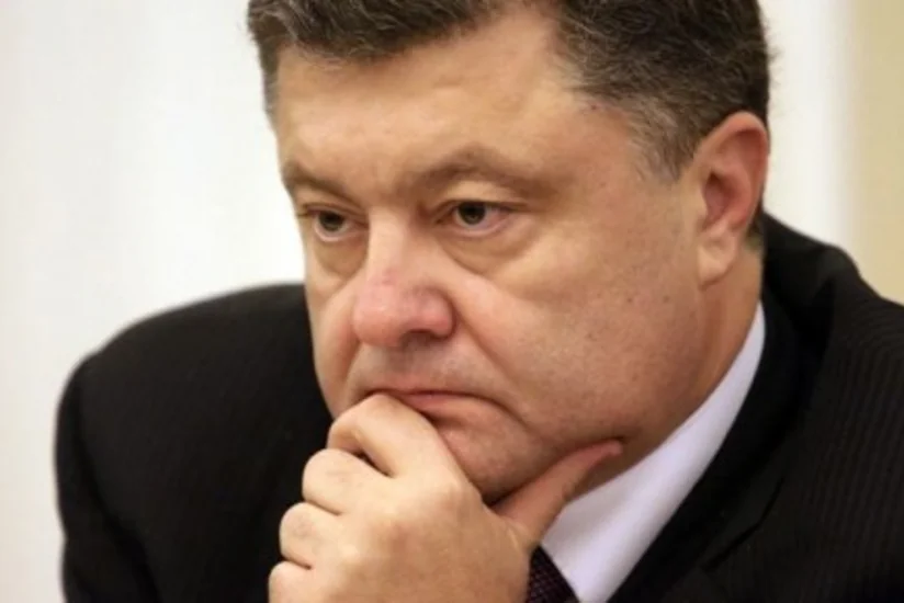 Poroşenko bloku ölkə Konstitusiyasını dəyişdirməyi təklif edib