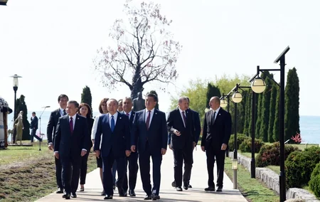 Çolpon-Ata şəhərində Türkdilli Dövlətlərin Əməkdaşlıq Şurasının VI Sammiti keçirilib, Azərbaycan Prezidenti Sammitdə iştirak edib - YENİLƏNİB-2