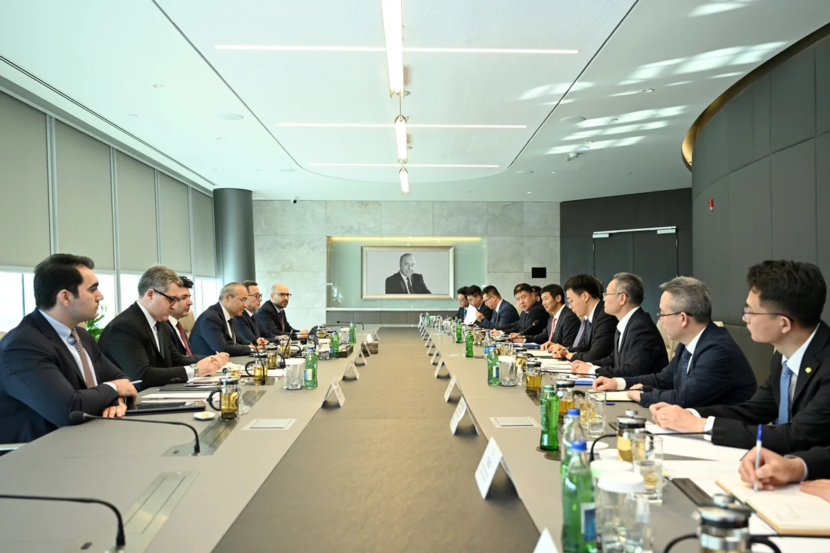 PowerChina Group şirkəti ilə bərpa olunan enerji sahəsində birgə layihələr müzakirə olunub