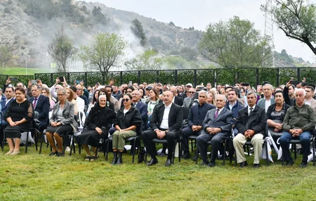 Azərbaycan Prezidenti Həkəri çayının sahilində keçirilən “Laçın Şəhəri Günü” bayram tədbirində çıxış edib