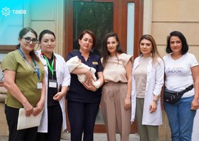 “20 Yanvar” stansiyasında doğulan körpə və anası xəstəxanadan evə buraxılıb