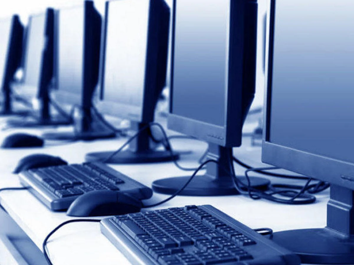 Azərbaycanda kompüter istehsalı 40 % artıb