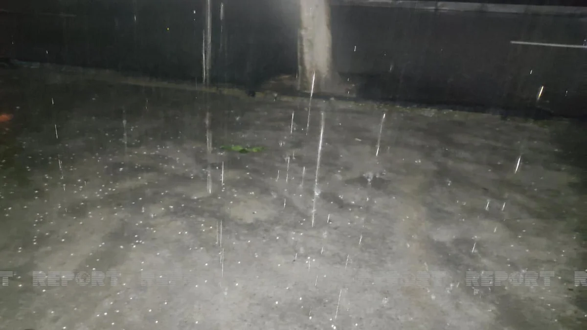 Qaxa güclü dolu yağıb