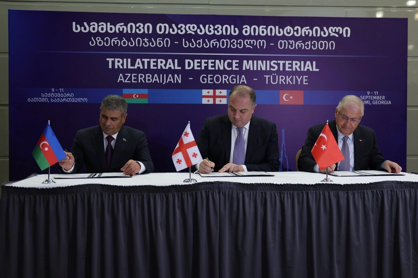 Batumidə Türkiyə, Azərbaycan və Gürcüstan müdafiə nazirləri arasında üçtərəfli saziş imzalanıb - YENİLƏNİB-2