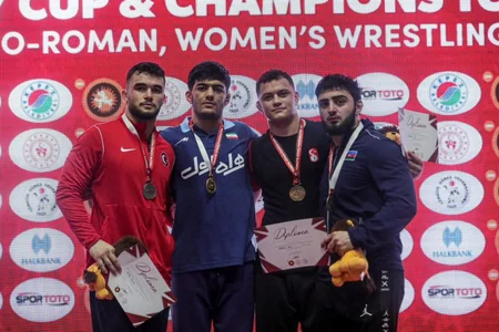 Azərbaycan güləşçiləri Çempionlar turnirində 10 medal qazanıblar