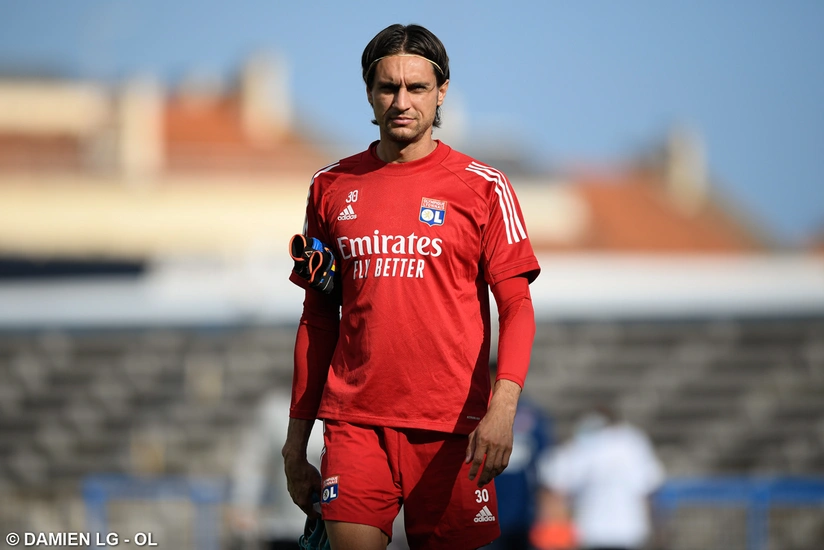 «Милан» купил голкипера «Лиона»