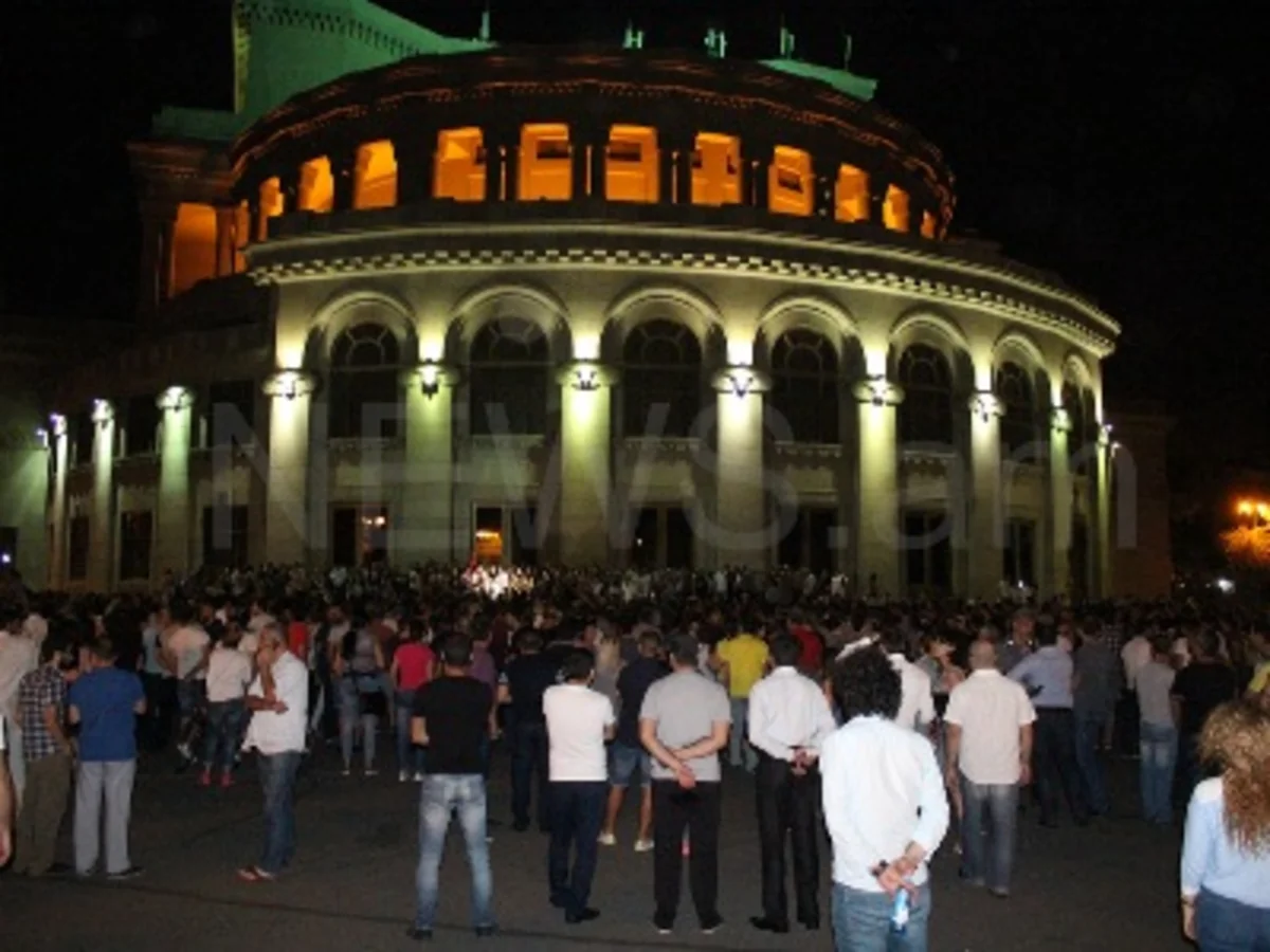 ​Ermənistanın paytaxtında mitinq başlayıb