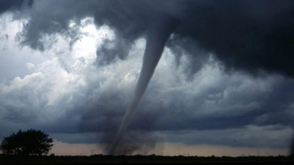 Çində qasırğa olub, ölən və yaralananlar var