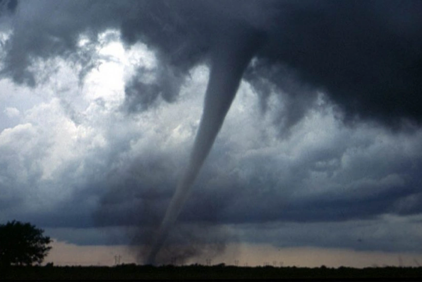 ABŞ tornadolara məruz qalıb, ölənlər var