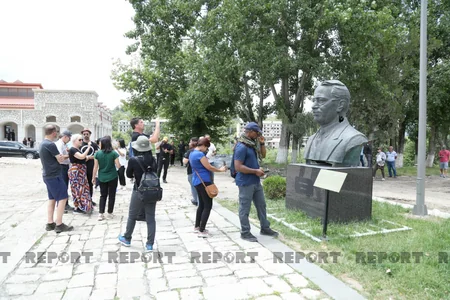 Зарубежные путешественники посетили Шушу