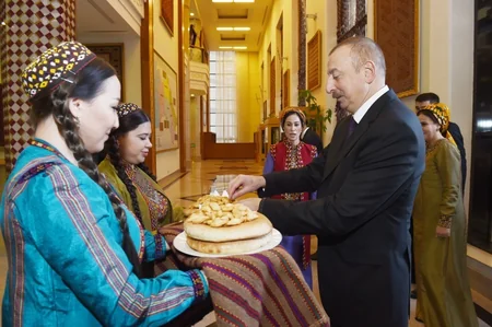 President Ilham Aliyev views Turkmen national carpet museum
