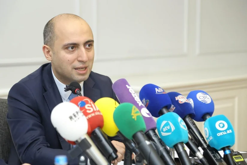Emin Əmrullayev: Şagirdlərin yerdəyişməsi ilə bağlı problem olmayacaq