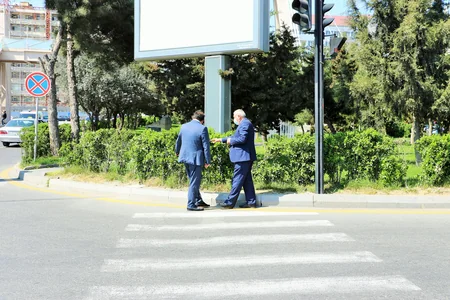 Bakıda piyada zolağının dekorativ kollara doğru çəkilişi nəzarətə götürülüb