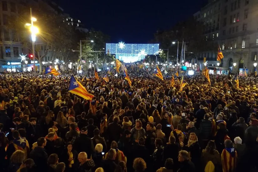 В ходе протестов в Каталонии пострадало более 60 человек - ВИДЕО