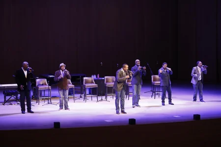 Take 6 vokal seksteti Heydər Əliyev Mərkəzində çıxış edib