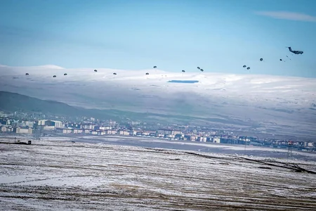 Azərbaycan hərbçiləri “Qış təlimi - 2025”də yüksək peşəkarlıq nümayiş etdirirlər