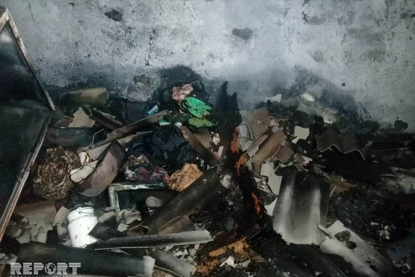 Bərdədə tək yaşayan qadının evi yanaraq kül olub - FOTO
