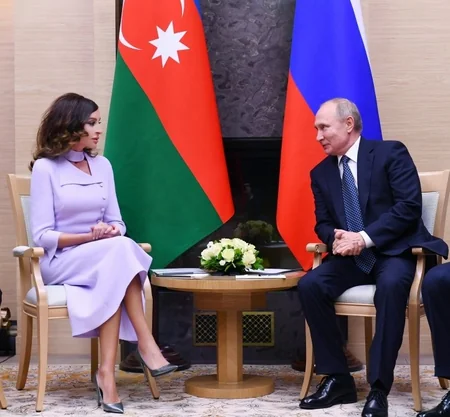 Azərbaycanın Birinci vitse-prezidenti Mehriban Əliyeva Rusiya Prezidenti Vladimir Putinlə görüşüb - FOTO