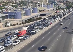 Bakının bir sıra yollarında tıxac yaranıb