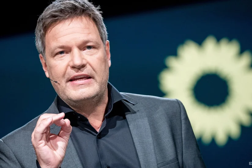 Германия планирует к середине 2022 года вдвое сократить импорт нефти из России