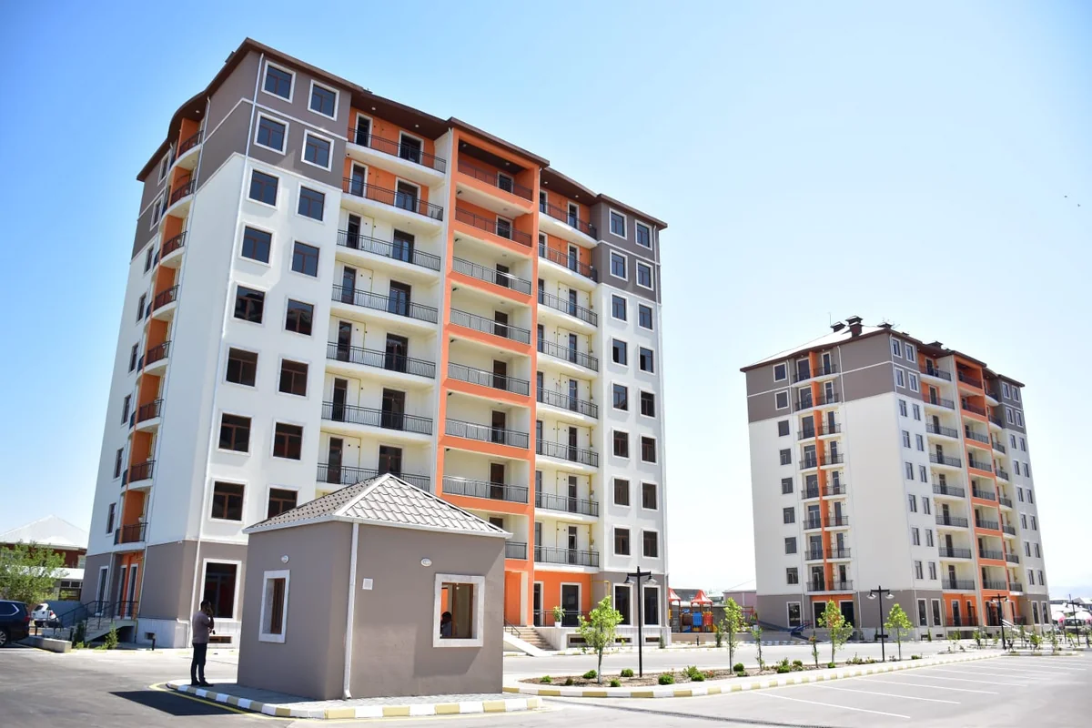 Naxçıvanda 192 mənzillik yeni yaşayış kompleksi istifadəyə verilib